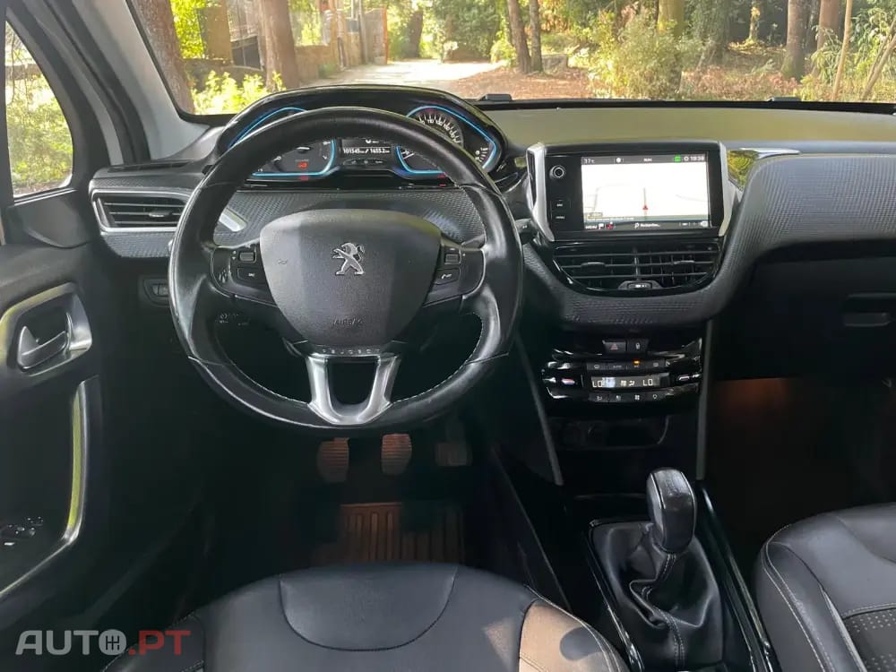 Peugeot 2008 1.2 PureTech Allure