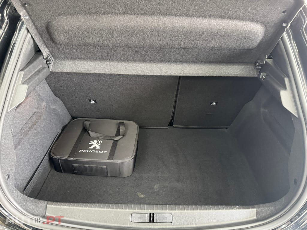 Peugeot E-208 50 kWh Active