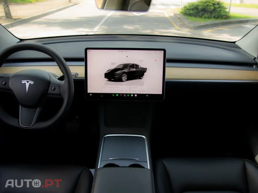 Tesla Model Y RWD — fotografia 73