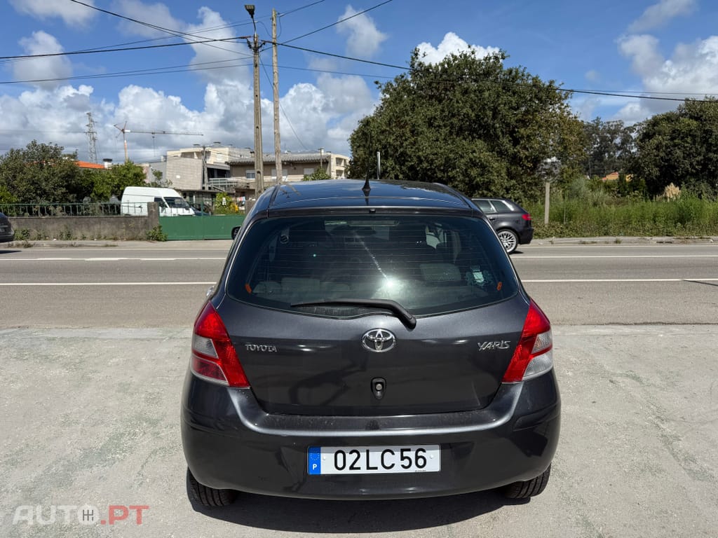Toyota Yaris 1.0 VVT-i AC Manual