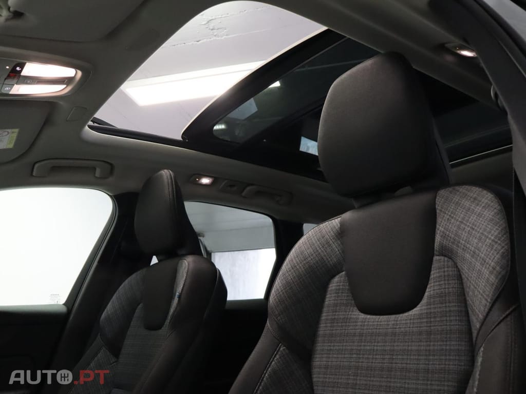 Volvo XC60 2.0 T6 PHEV Core AWD