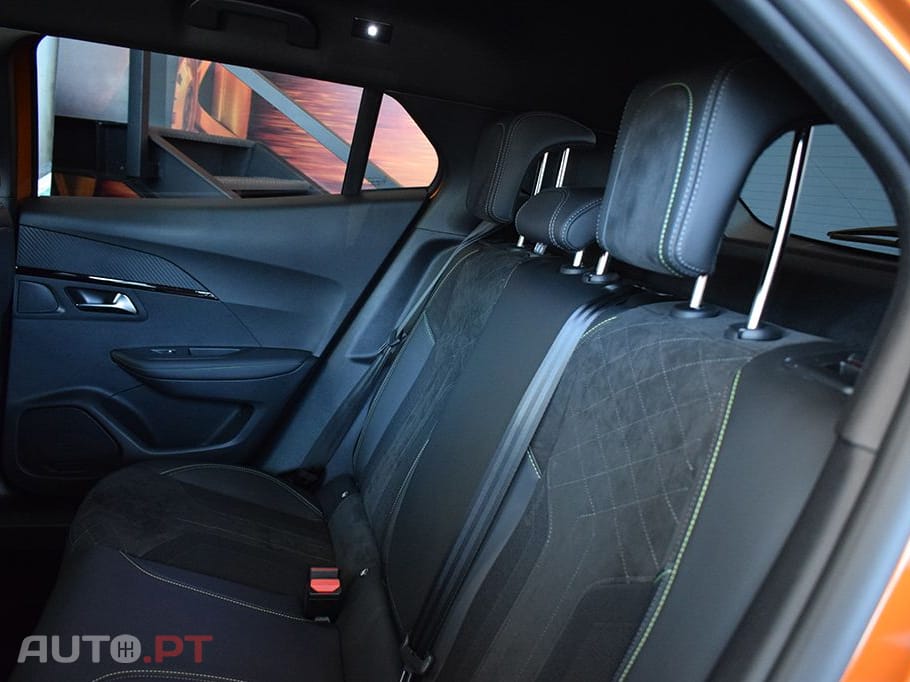 Peugeot 2008 1.5 BLUEHDI GT EAT8
