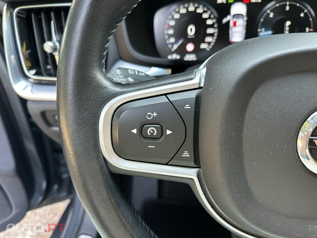 Volvo V60 2.0 D3 R-Design Geartronic