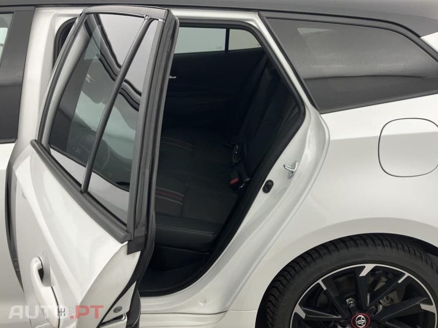 Toyota Corolla Touring Sports 2.0 Hybrid GR Sport