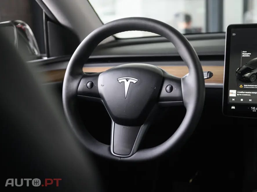 Tesla Model Y Long Range RWD