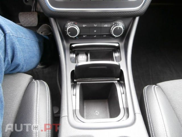 Mercedes-Benz A 180 d 7G-DCT Style