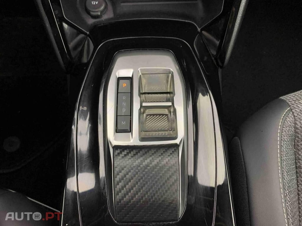 Peugeot 2008 1.2 PureTech EAT8 Allure