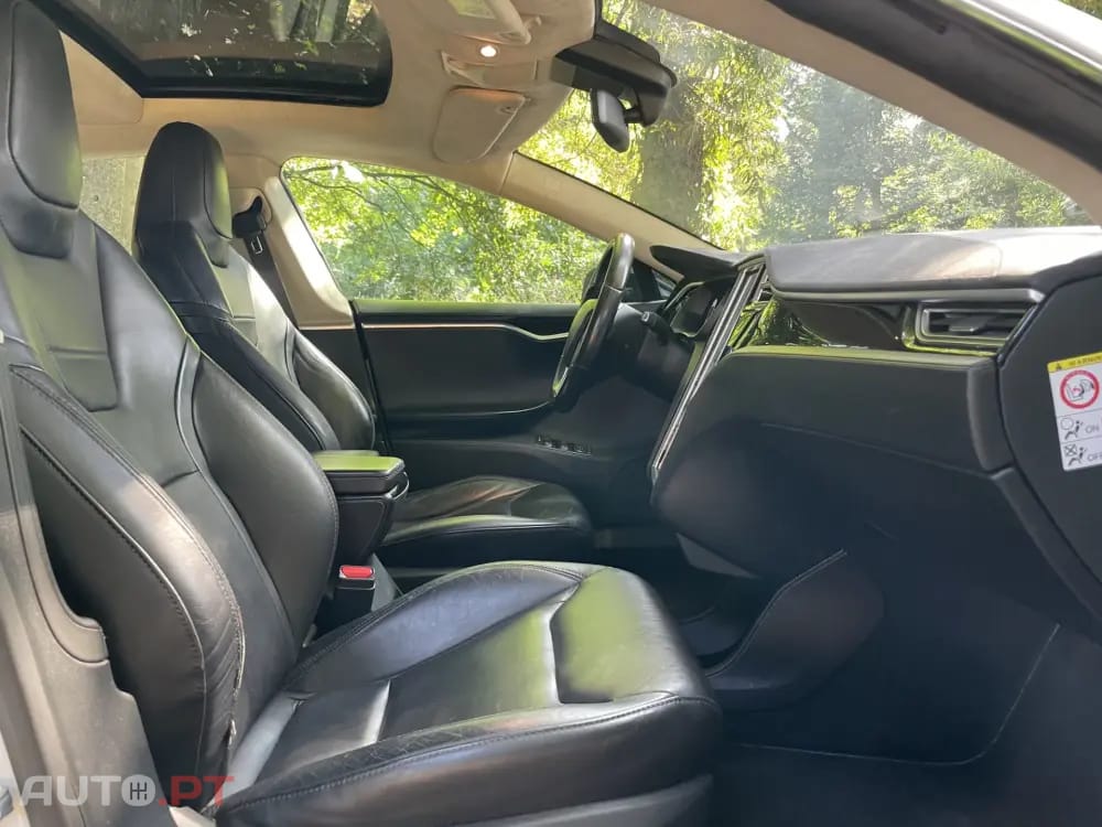 Tesla Model S 90D