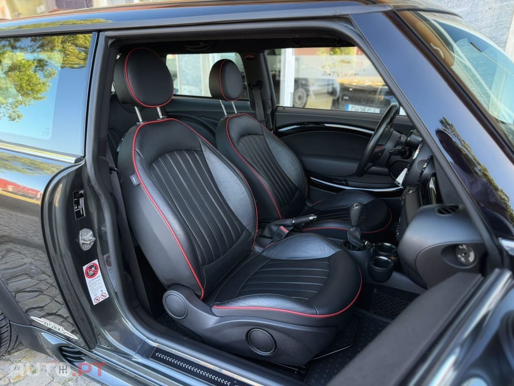 MINI Cooper John Cooper Works
