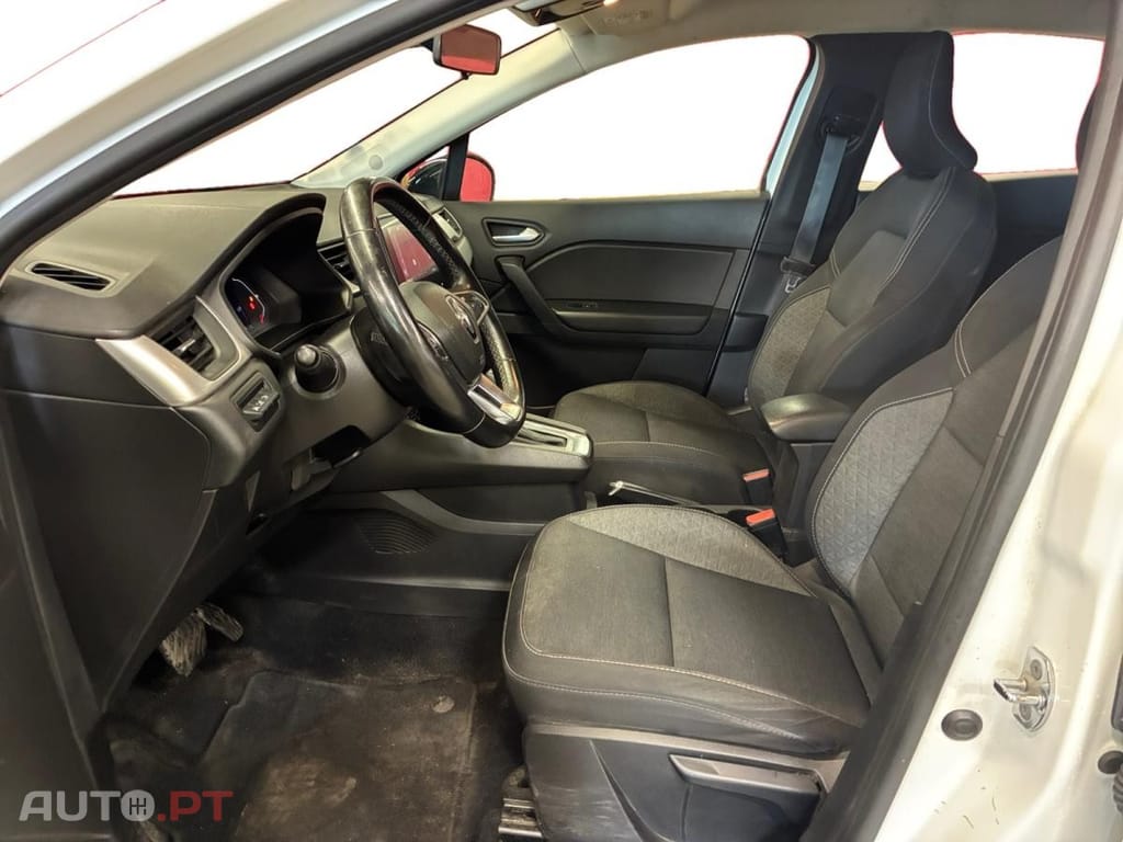 Renault Captur 1.6 E-Tech Business