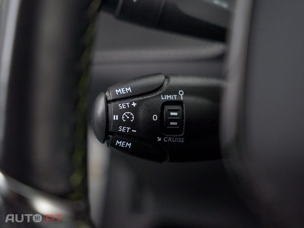 Peugeot E-2008 50 kWh GT