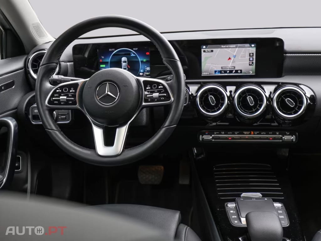 Mercedes-Benz A 250 I.V.A DEDUTIVEL 
