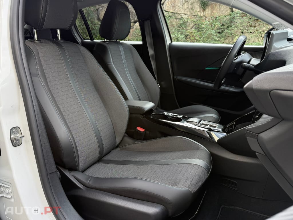 Peugeot E-208 50 kWh Active Pack