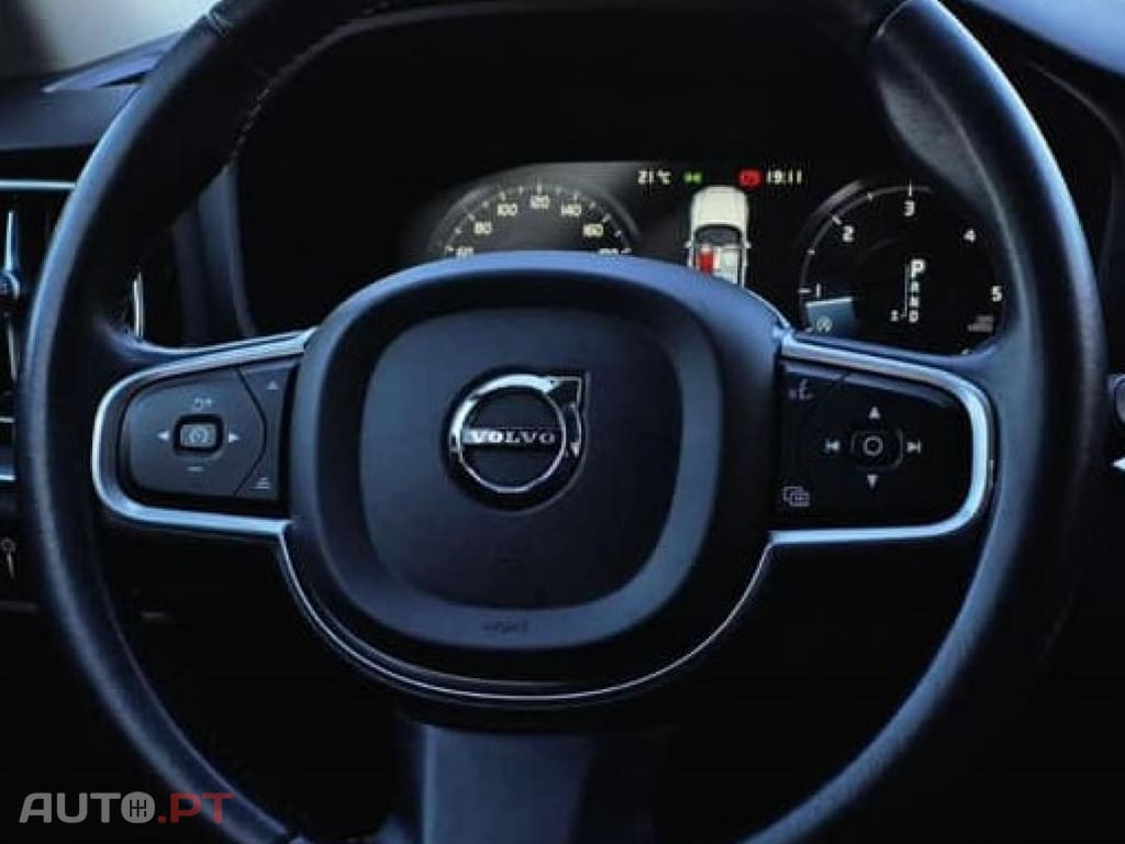 Volvo V60 2.0 D3 MOMENTUM PLUS GEARTRONIC