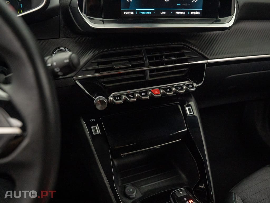 Peugeot E-2008 50 kWh Allure Pack