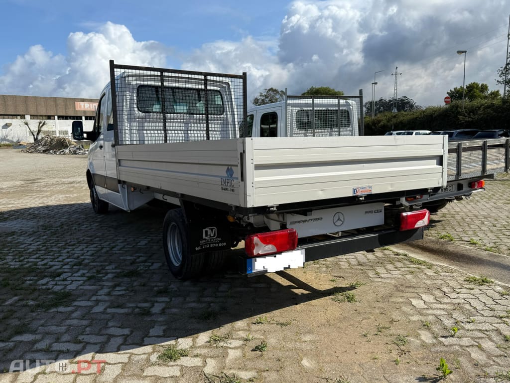 Mercedes-Benz Sprinter Outro