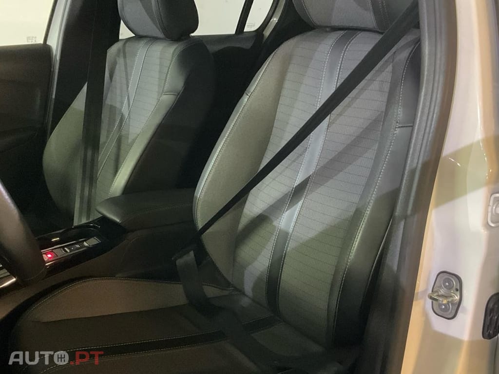 Peugeot E-208 50 kWh Allure