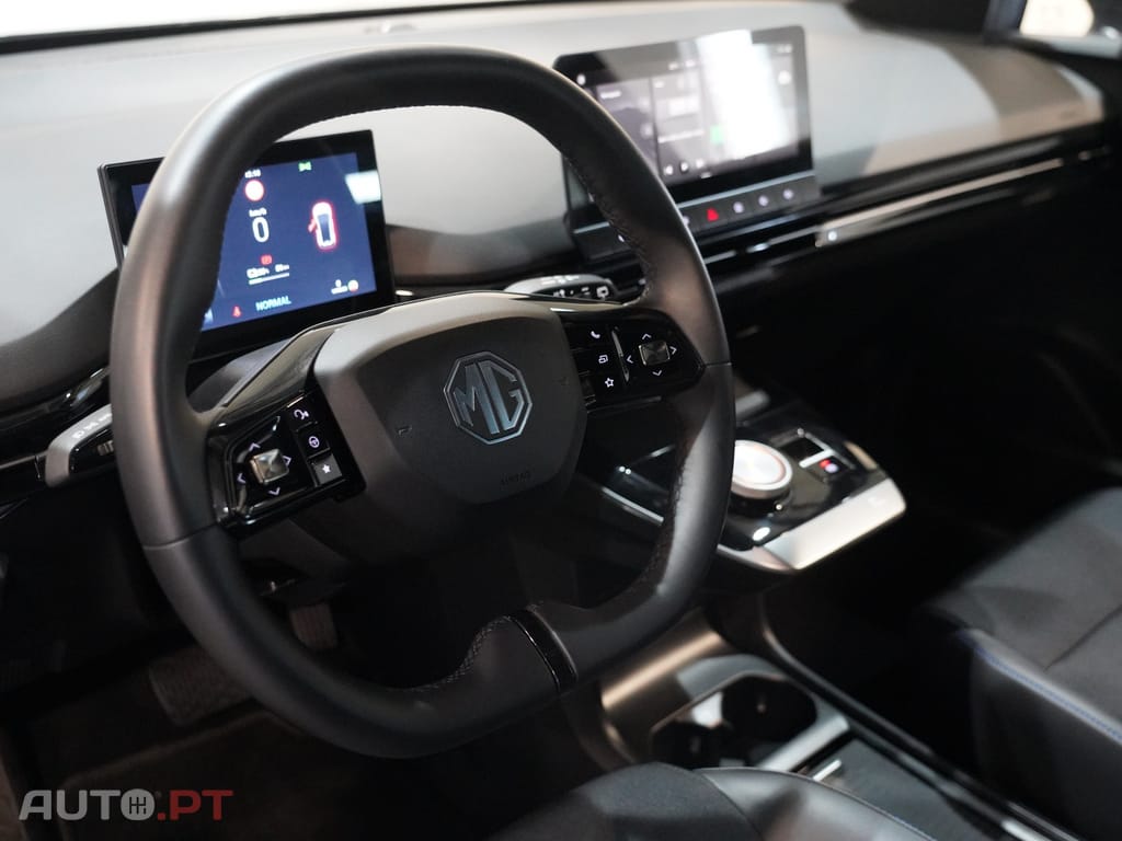 MG MG4 64 kWh Luxury