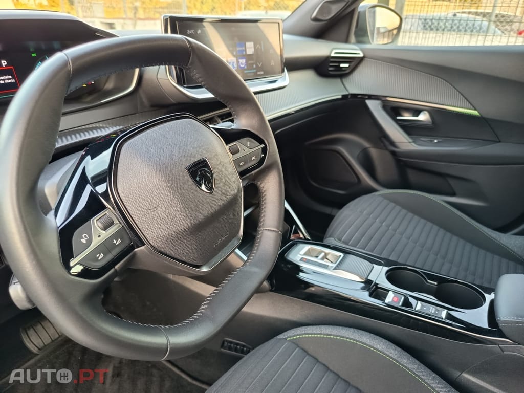 Peugeot E-2008 54 kWh Style