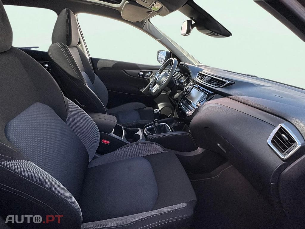 Nissan Qashqai 1.5 dCi N-Connecta 18