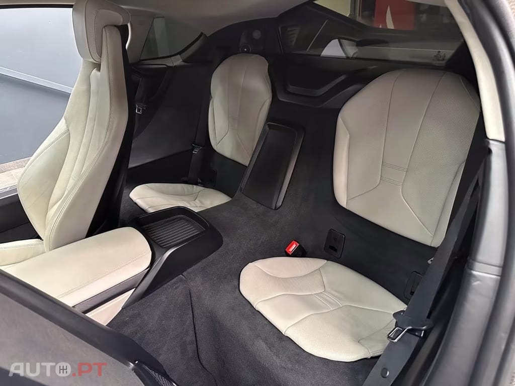 BMW i8 Basis