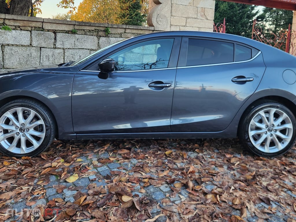 Mazda 3 1.5 Sky-D Excellence Navi