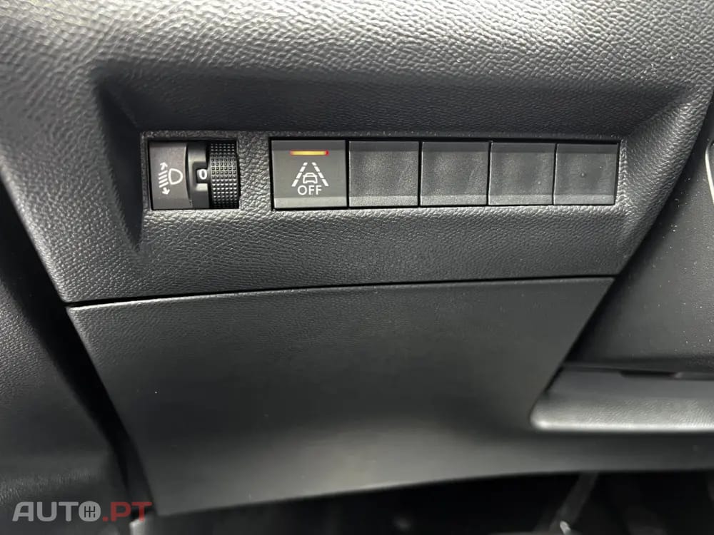 Peugeot E-2008 50 kWh Active Pack