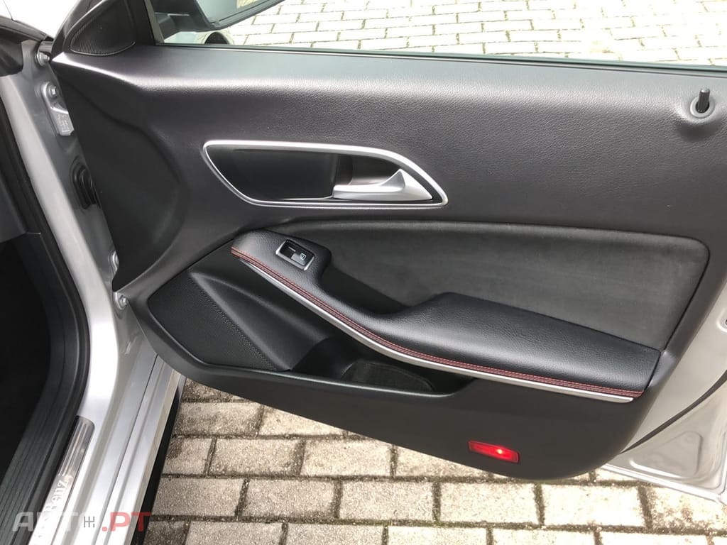 Mercedes-Benz CLA 200 AMG