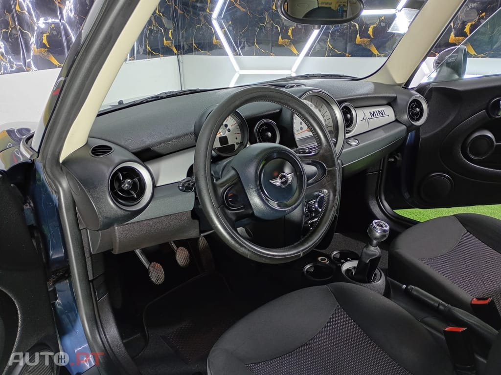 MINI Cooper Cooper D