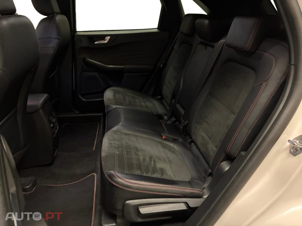 Ford Kuga 2.5 FHEV ST-Line X