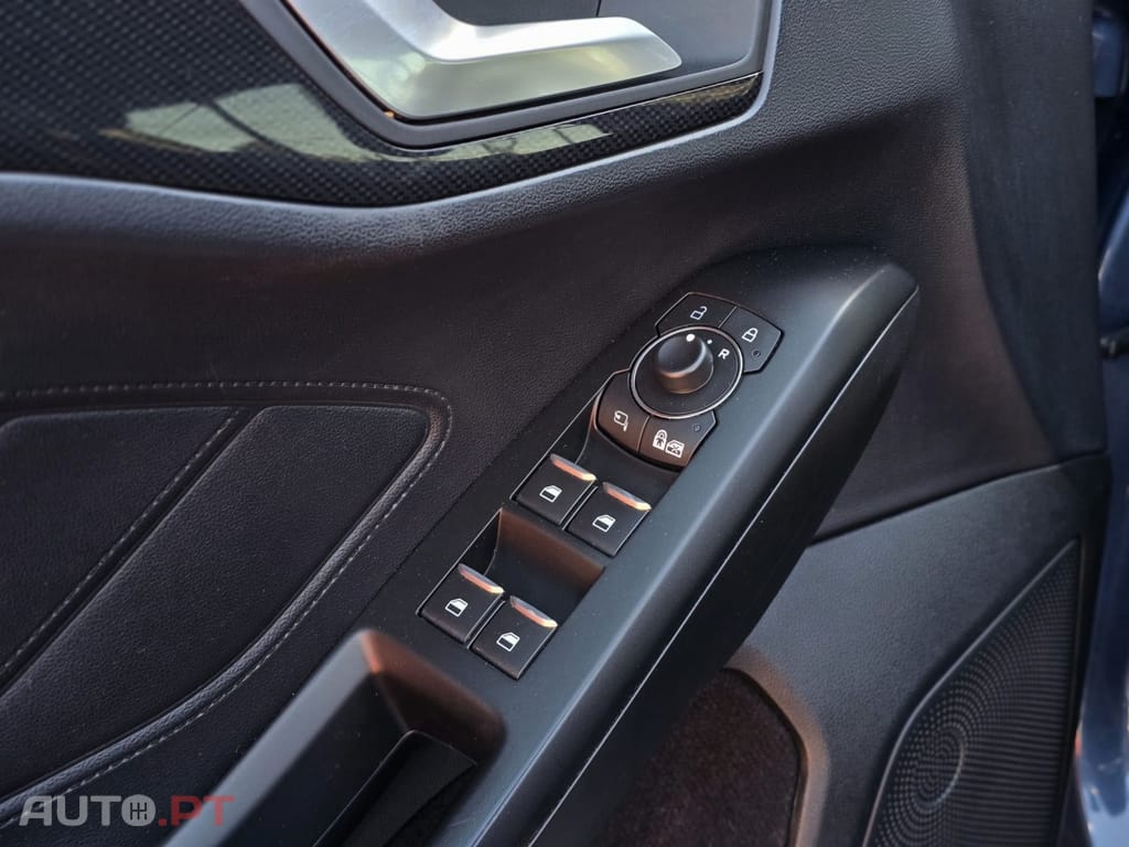 Ford Focus 1.0 EcoBoost Hybrid ST-LINE