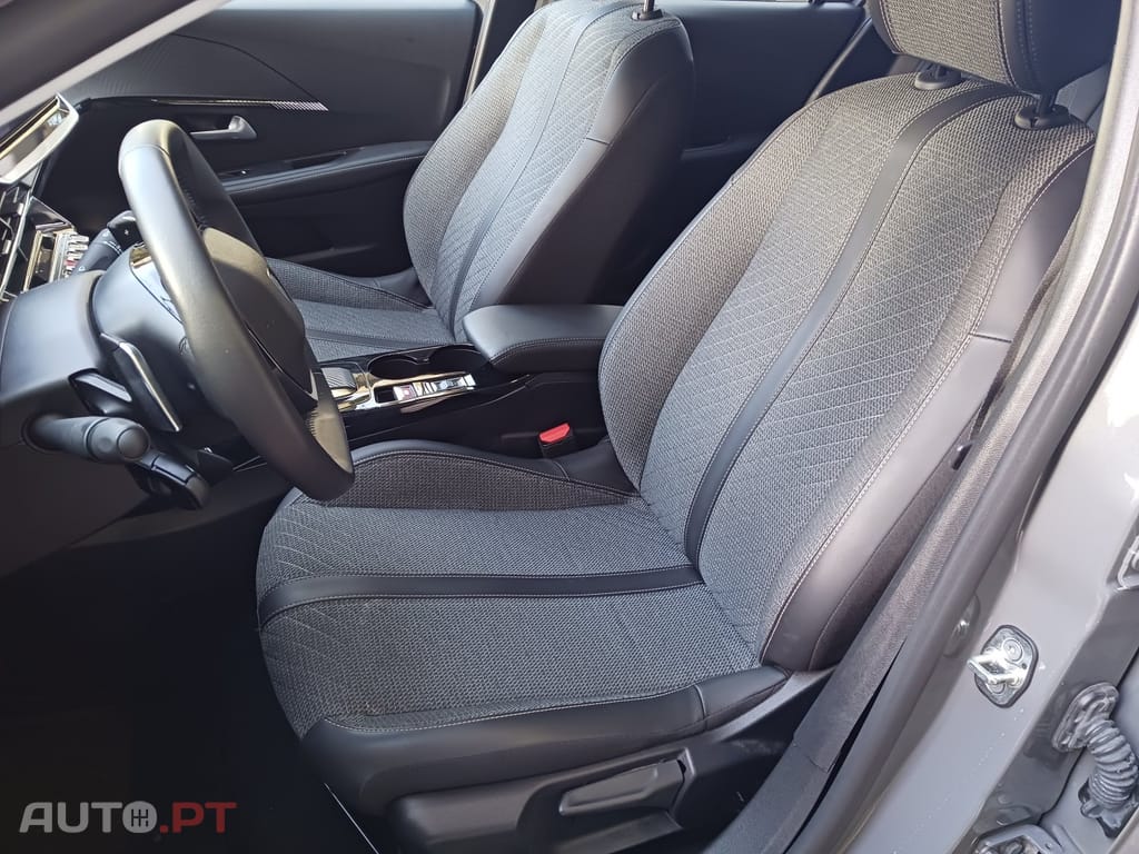 Peugeot 208 1.2 Hybrid Allure e-DCS6