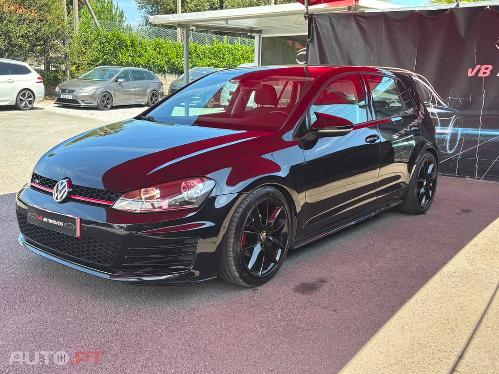 Volkswagen Golf 1.6 TDi BlueMotion Confortline