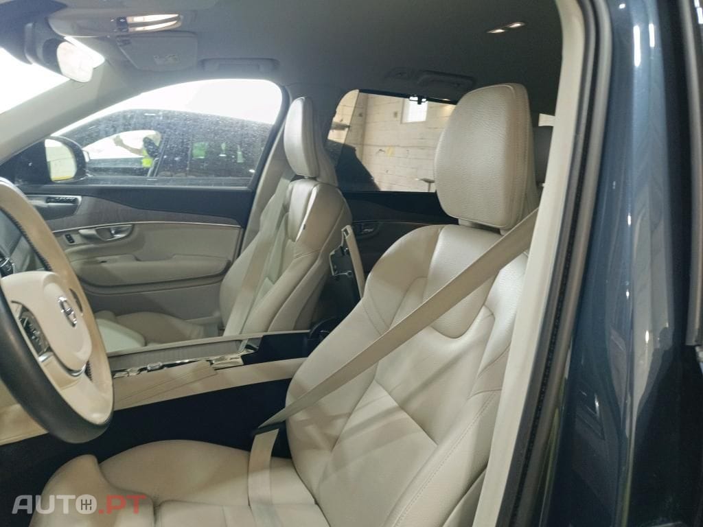 Volvo XC90 2.0 T8 PHEV Plus Bright AWD