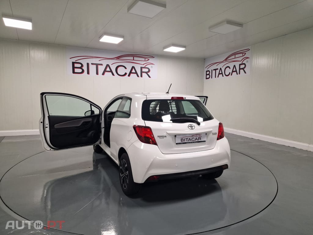 Toyota Yaris BIZZ 1.4 D-4D 90CV IVA DEDUTIVEL