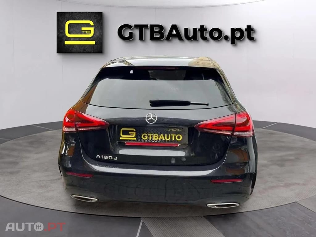 Mercedes-Benz A 180 D Pack Night AMG 
