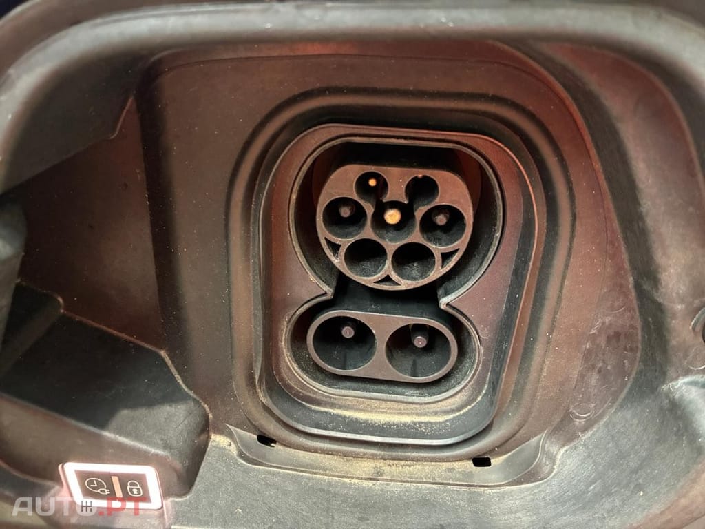 Peugeot E-208 50 kWh GT