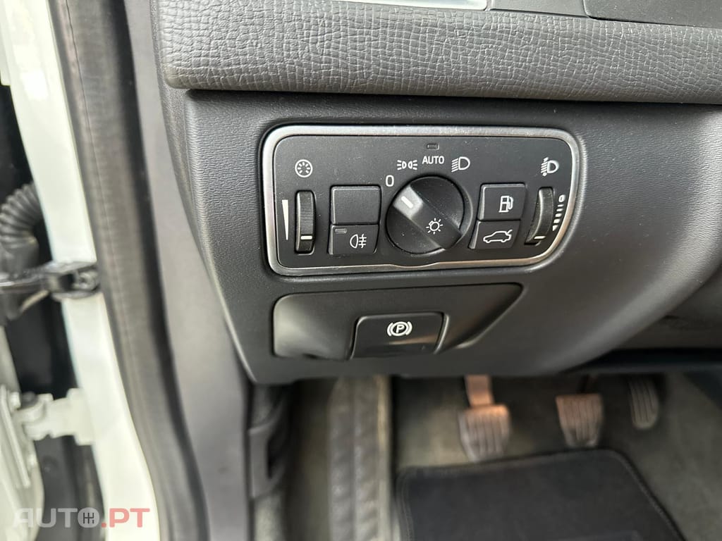 Volvo XC60 2.0 D4 R-Design Momentum