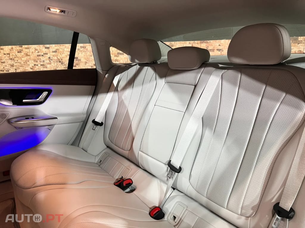 Mercedes-Benz EQE 300 Electric Art