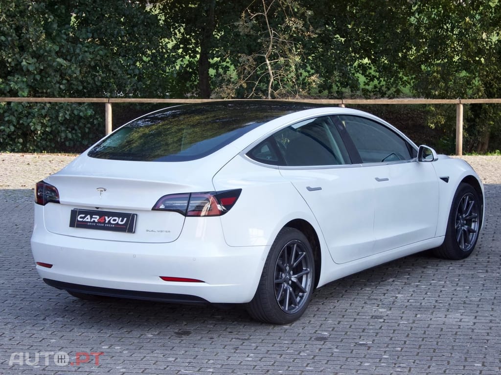 Tesla Model 3 Long-Range Dual Motor AWD