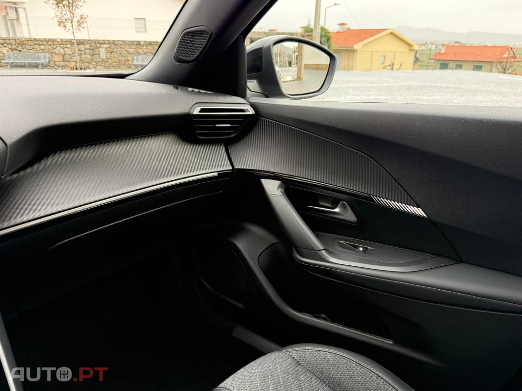 Peugeot 2008 1.2 PureTech Allure Pack