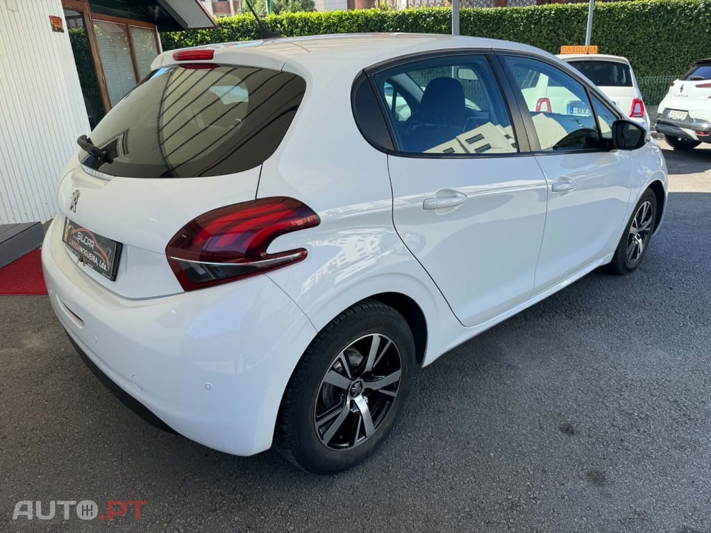 Peugeot 208 PureTech 82 Start & Stop Style