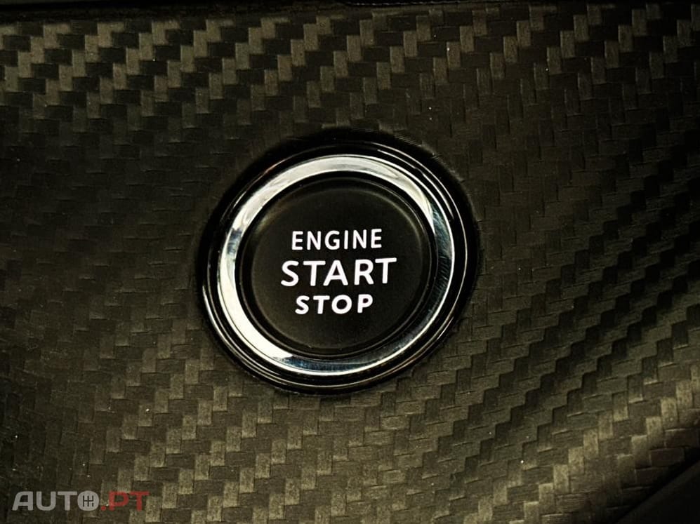 Peugeot E-2008 50 kWh Allure Pack