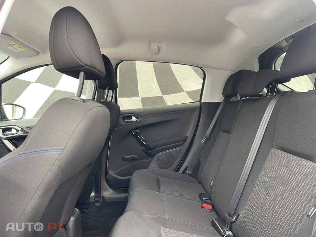 Peugeot 208 1.6 BlueHDi Style