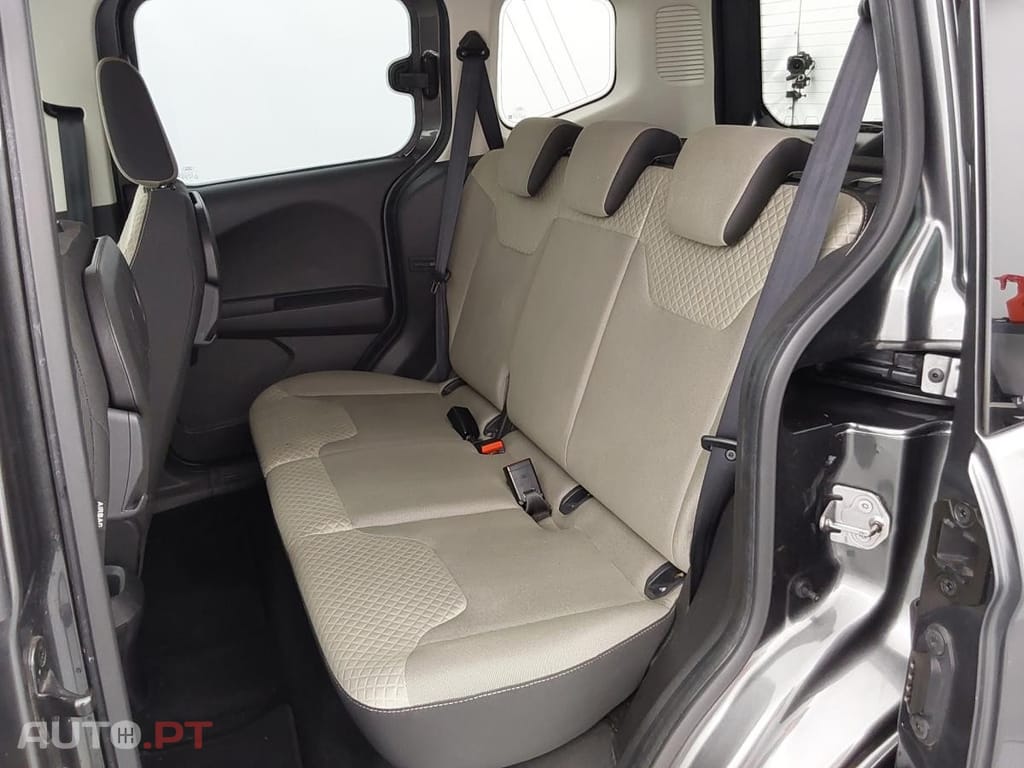 Ford Tourneo 1.0 EcoBoost Titanium