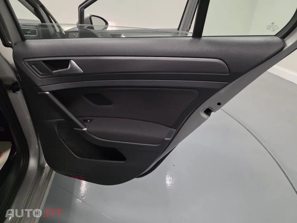 Volkswagen Golf 1.6 TDI CONFORTLINE