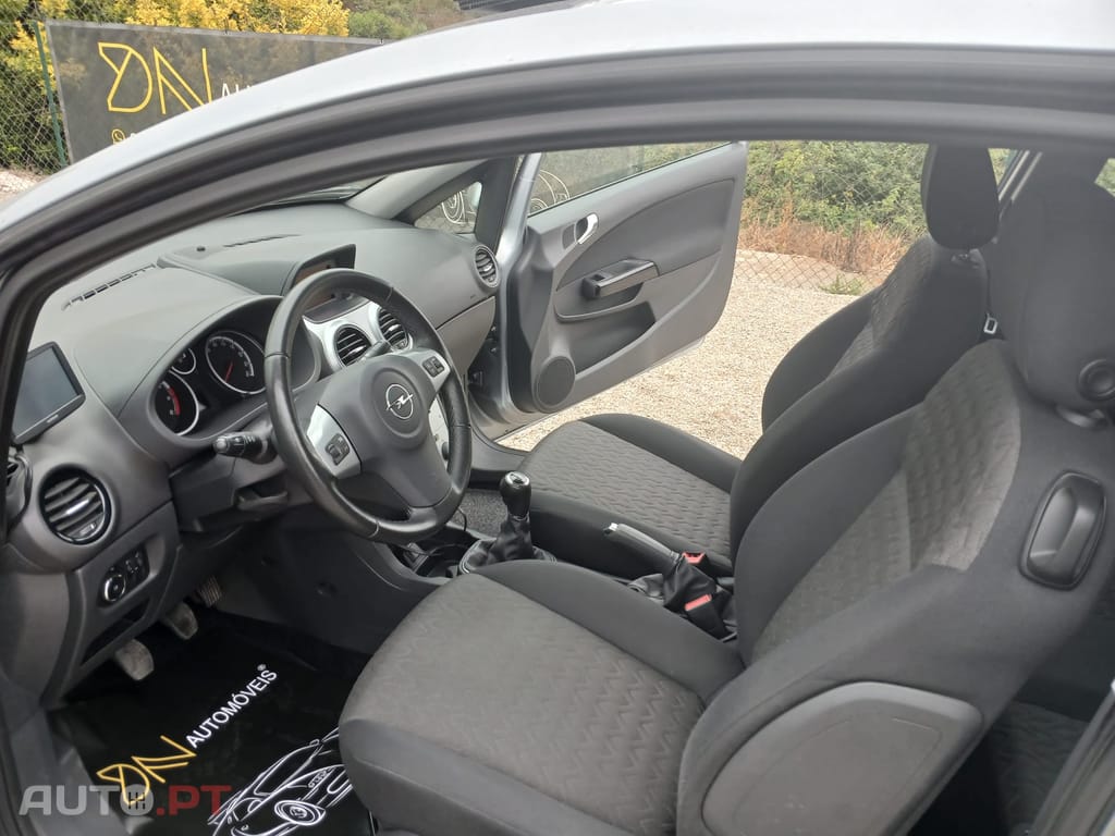 Opel Corsa 1.2 Street Edition