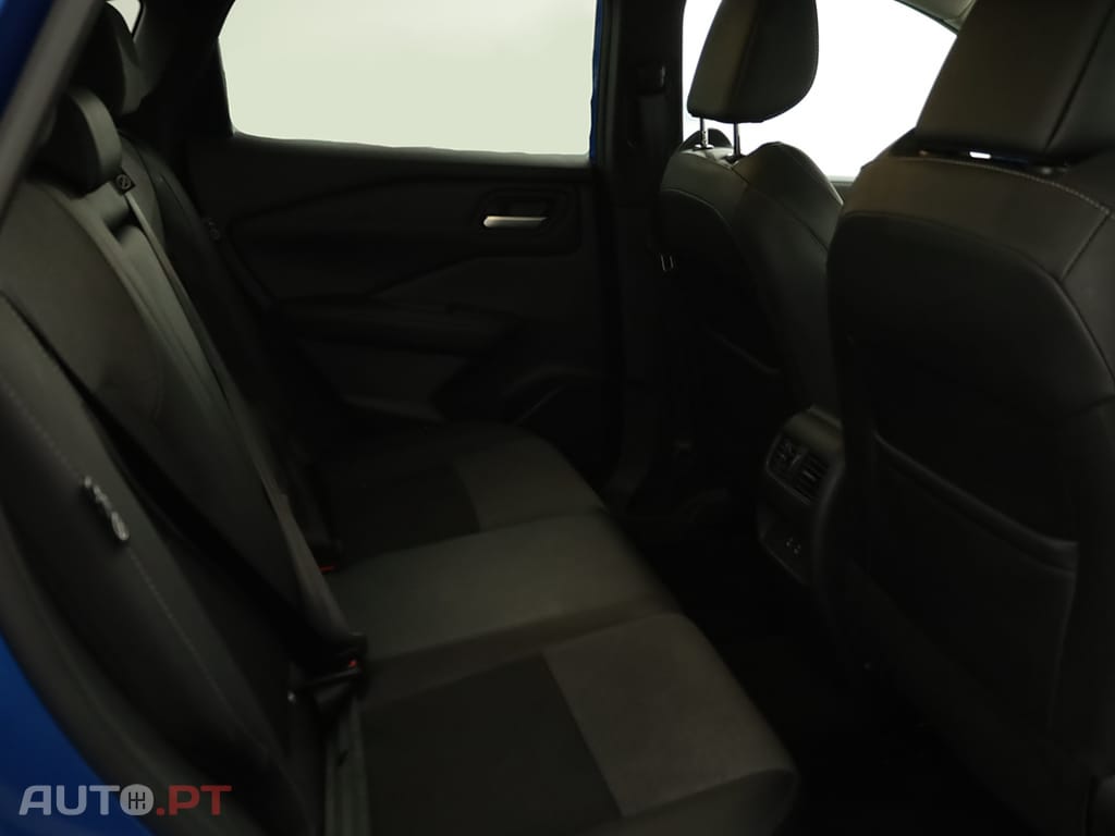 Nissan Qashqai Qashqai 1.3 DIG-T N-Connecta LED Xtronic