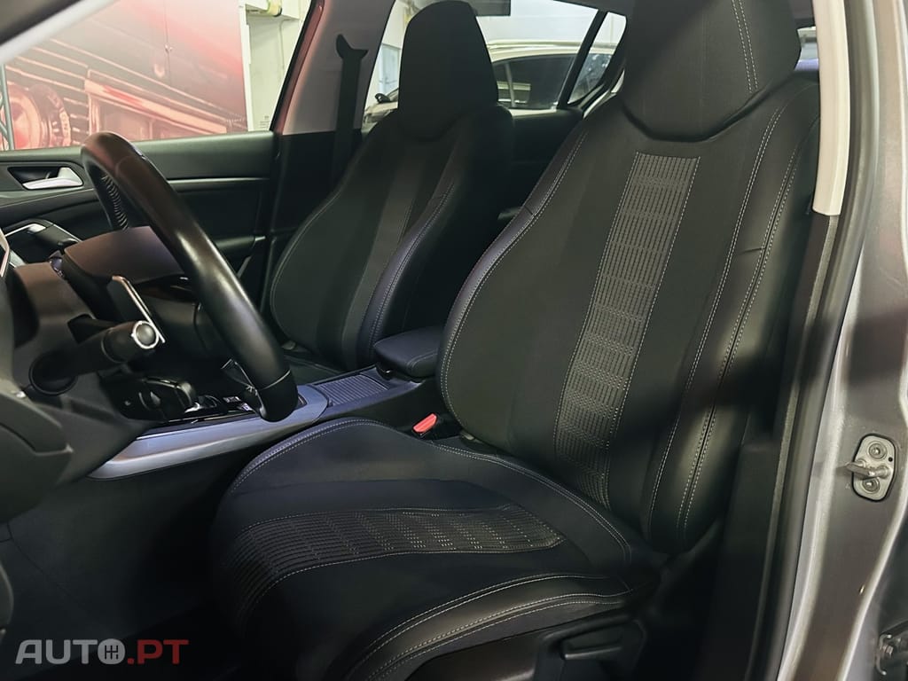 Peugeot 308 1.2 PureTech Allure Full LED EAT8