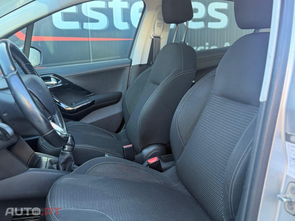 Peugeot 208 1.2 PureTech Style